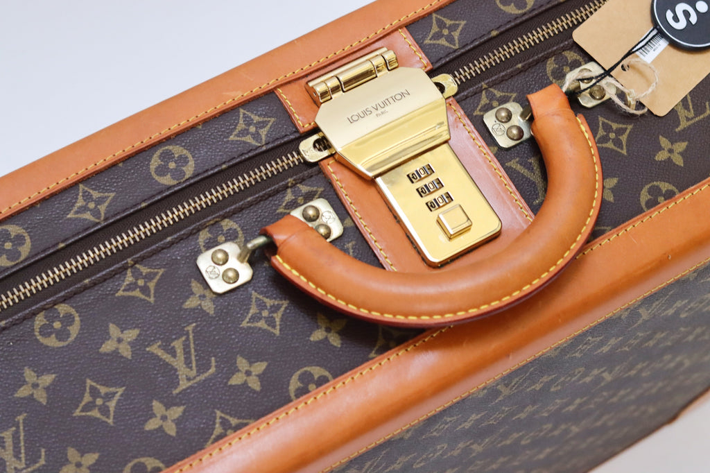 Louis Vuitton Monogram Canvas Hard-Sided Suitcase Brown Medium.