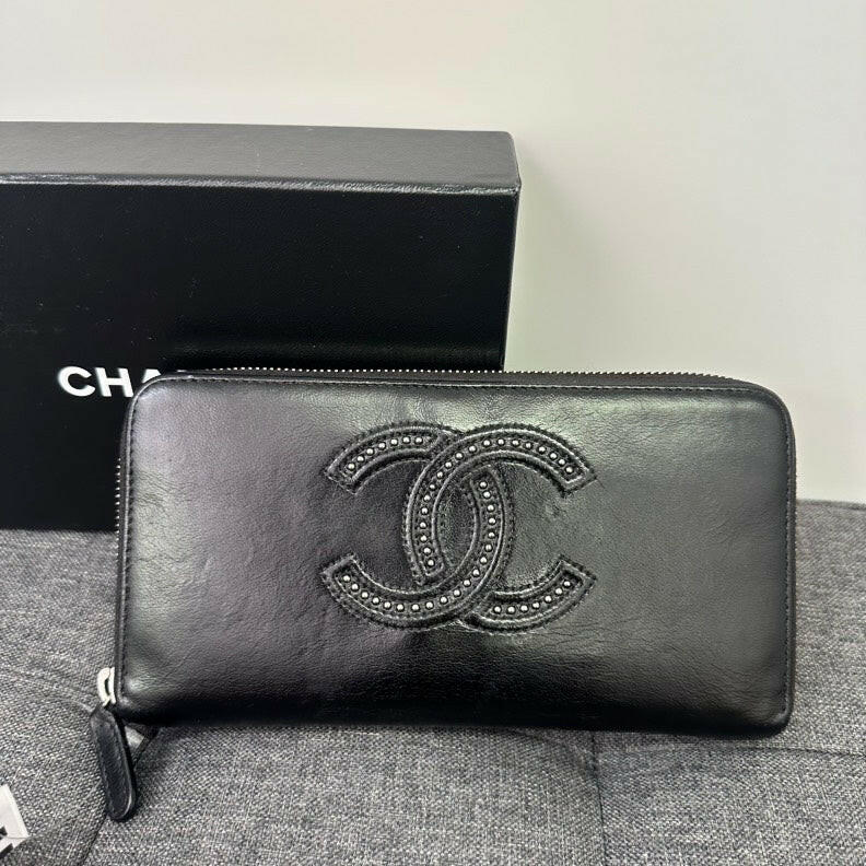 Chanel Black Leather Zippy Long Wallet.