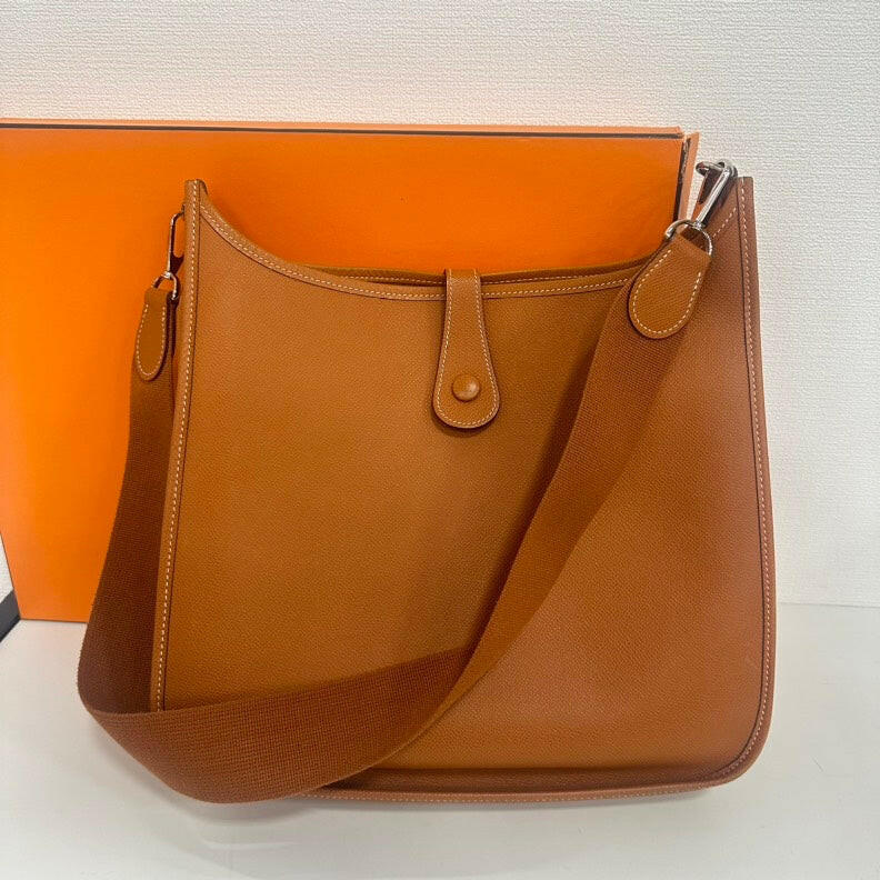 Hermès Evelyn 1 GM Crossbody Bag - Tan, Large Size (2005) Complete Set.