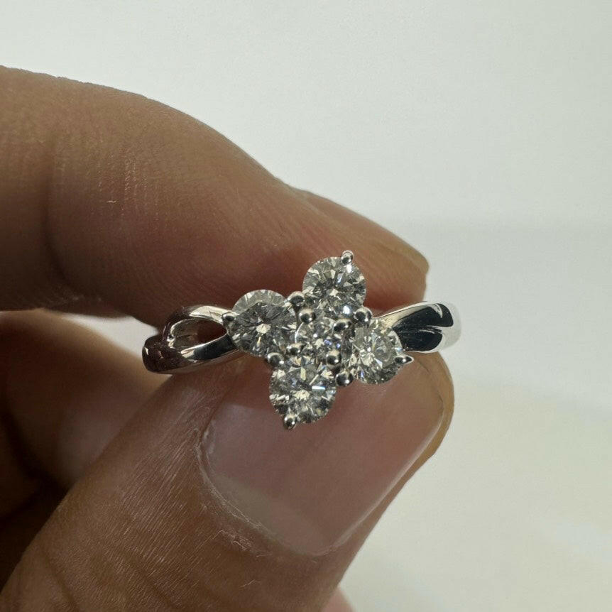 K18 White Gold Diamond Floral Ring 0.50ct 3.9g - Boutique Jewelry.