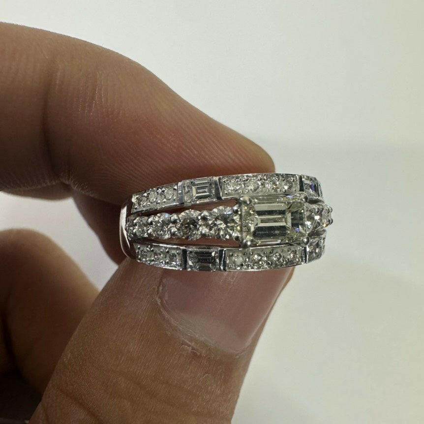 Pt900 Diamond Rings - 0.528ct & 0.93ct Diamonds - 8.8g White Gold Band - Elegant Design Rings.