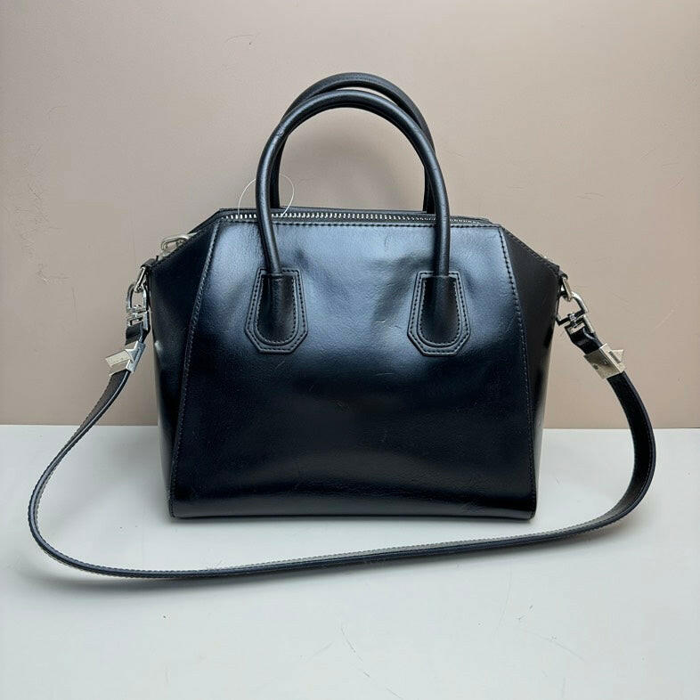 Givenchy Antigona Leather 2-Way Bag Large Black.