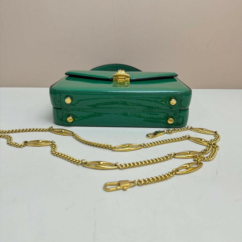 Gucci Patent Leather Chain Bag in Green - Versatile 2-Way Medium Handbag with Gold Hardware.