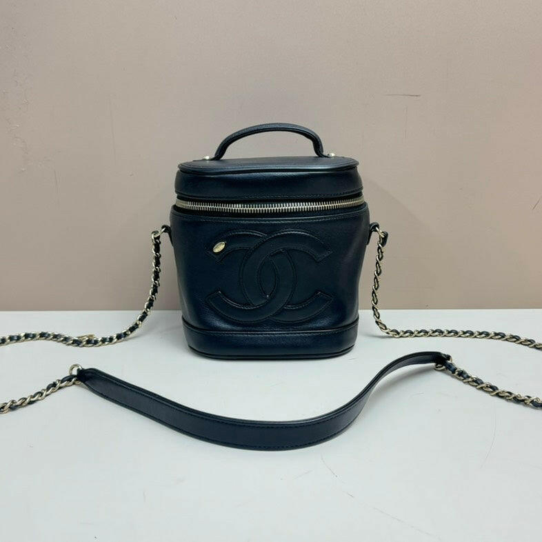 Chanel Black Lambskin 2way Vanity Case - Luxury Chain Strap Shoulder Bag.