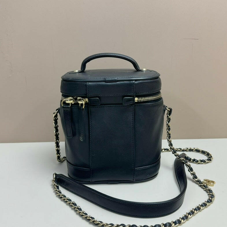 Chanel Black Lambskin 2way Vanity Case - Luxury Chain Strap Shoulder Bag.