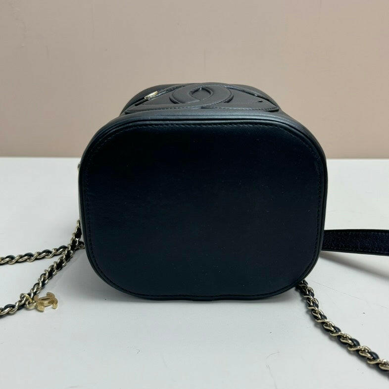 Chanel Black Lambskin 2way Vanity Case - Luxury Chain Strap Shoulder Bag.