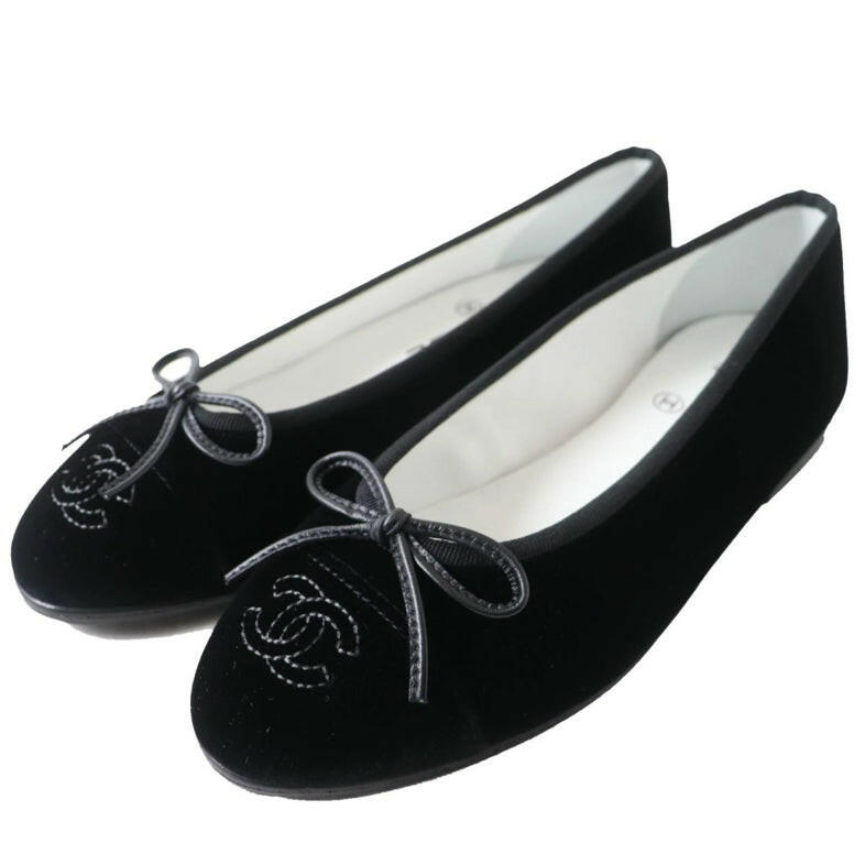 Chanel Black Velvet Flat Shoes Size 35 With Box and Dust Bags - Classic Elegant Footwear for Women.