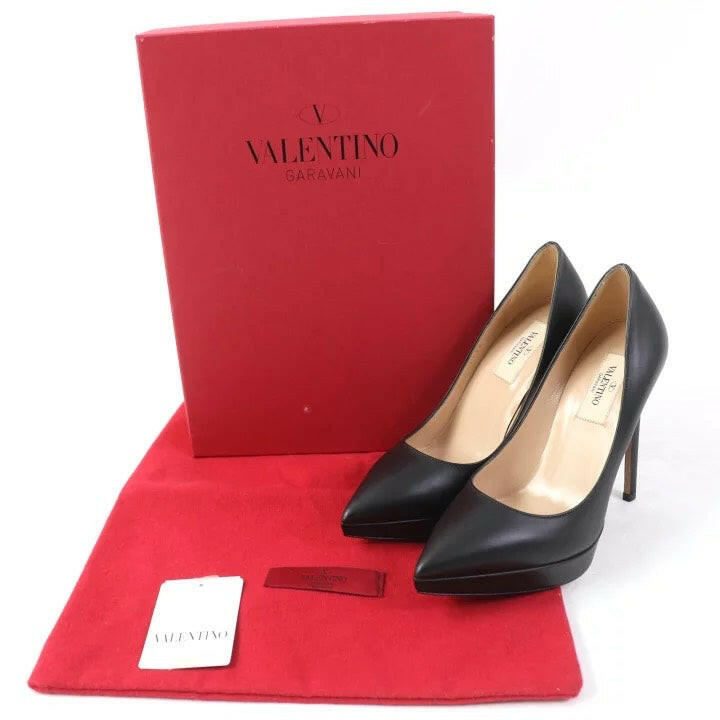 Valentino Garavani Black Leather Pumps Size F 35.